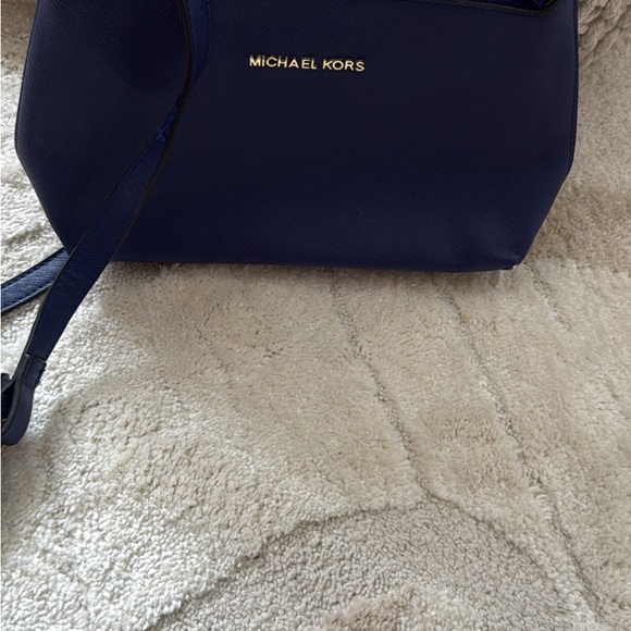 Michael Kors Blue Saffiano Leather Crossbody Gold Chain Strap - Picture 2 of 4